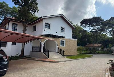 7 Bed Townhouse with En Suite in Runda