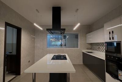 3 Bed Apartment with En Suite at Riverside Drive - 4