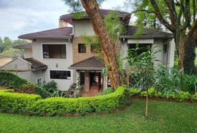 5 Bed Townhouse with En Suite in Kitisuru