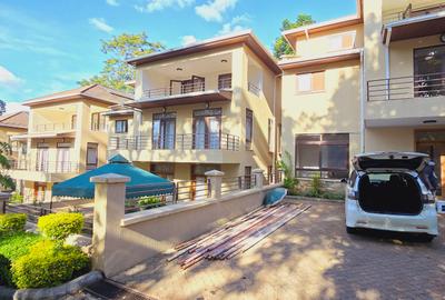 5 Bed Townhouse with En Suite at Lavington