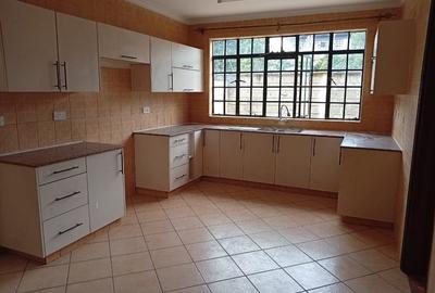 4 Bed Townhouse with En Suite at James Gichuru - 2