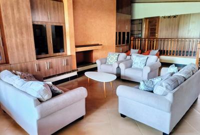 5 Bed Villa with En Suite in Kitisuru