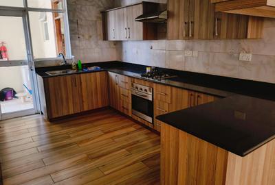 3 Bed Apartment with En Suite at Parklands