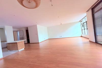 3 Bed Apartment with En Suite in Parklands - 2