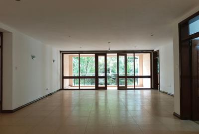 3 Bed Apartment with En Suite in Riverside