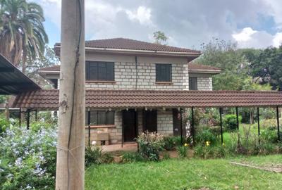 5 Bed House with En Suite in Lavington