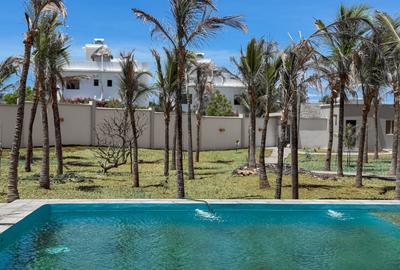 3 Bed Villa with En Suite at Jacaranda Road