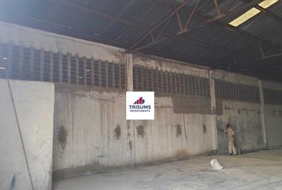 4,900 ft² Warehouse with Fibre Internet in Industrial Area - 2