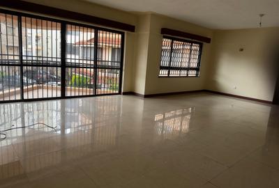 3 Bed Apartment with En Suite at Lantana Road