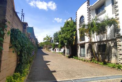 3 Bed Apartment with En Suite in Kilimani