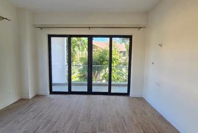 1 Bed Apartment with En Suite in Lavington