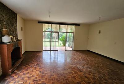 5 Bed House with En Suite at Runda