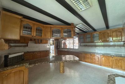 5 Bed House with Garden in Gigiri - 2