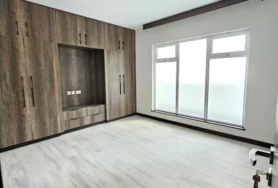 2 Bed Apartment with En Suite in Riverside - 4