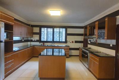 4 Bed House with En Suite at Nyari