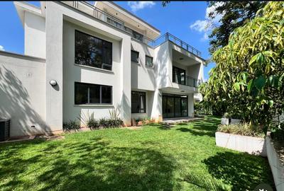 5 Bed Townhouse with En Suite in Lavington