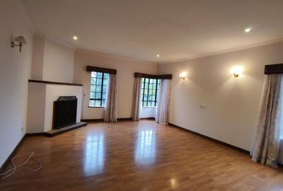 5 Bed House with En Suite in Runda - 2