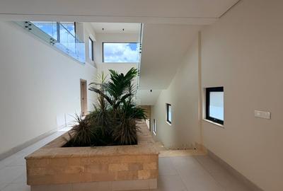 5 Bed Villa with En Suite at Kyuna - 2