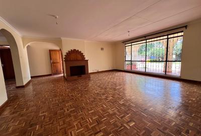 4 Bed House with En Suite at Mountain View - 3