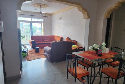 2 Bed Apartment with Parking at Links Road