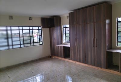 5 Bed House with En Suite in Ongata Rongai