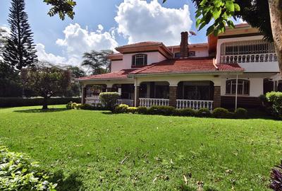 4 Bed House with En Suite in Rosslyn