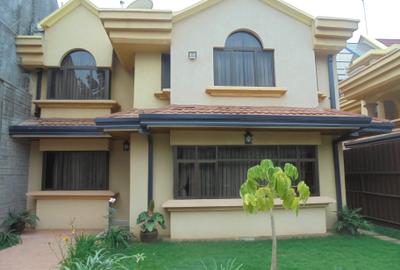 4 Bed Townhouse with En Suite at Benin Drive