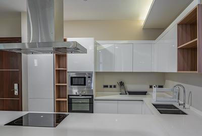 Serviced 2 Bed Apartment with En Suite at Southern Bypass