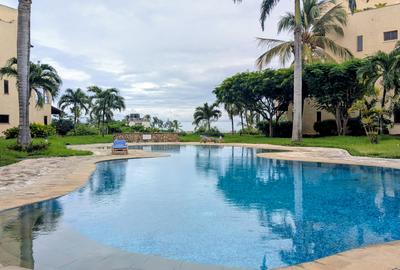 3 Bed Apartment with En Suite at Greenwood Drive - 3