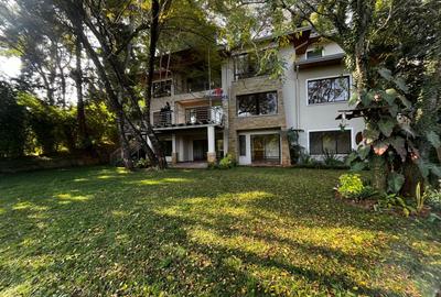 5 Bed Townhouse with En Suite in Kitisuru