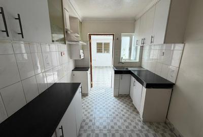 4 Bed Townhouse with En Suite in South C - 3