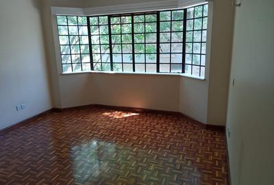 2 Bed Apartment with En Suite in Westlands Area