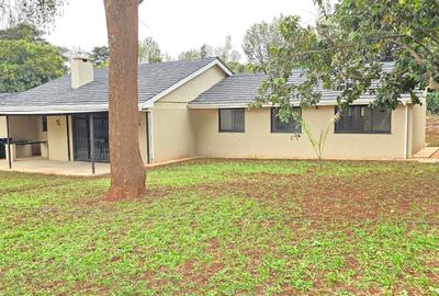 4 Bed House with En Suite at Loresho Crescent - 2