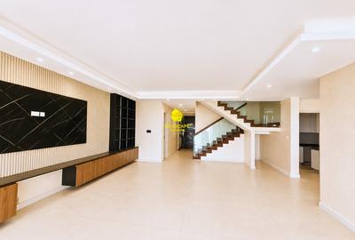 4 Bed Apartment with En Suite in General Mathenge - 4