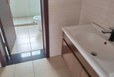 5 Bed Townhouse with En Suite in Lavington