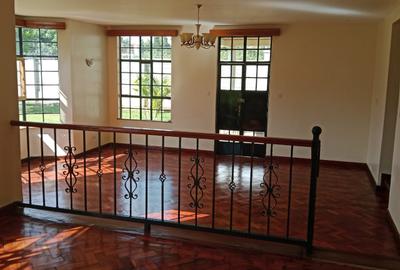 5 Bed House with En Suite in Runda