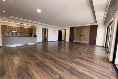 3 Bed Apartment with En Suite in Brookside