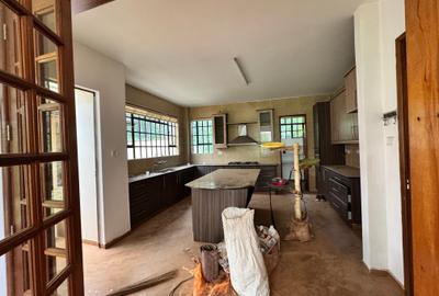 4 Bed House with En Suite in Karen - 3