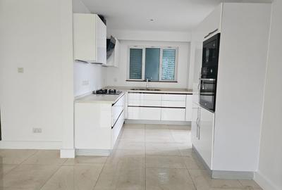 2 Bed Apartment with En Suite at Rhapta Rd