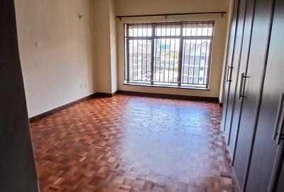 Serviced 3 Bed Apartment with En Suite in Kilimani