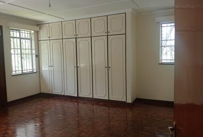 4 Bed Townhouse with En Suite in Kileleshwa - 4