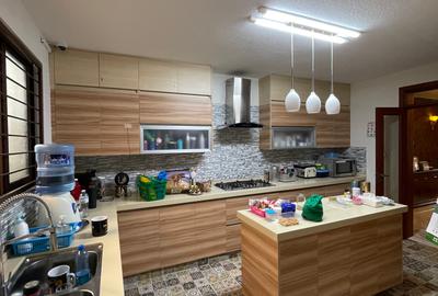 6 Bed Townhouse with En Suite in Lavington - 4