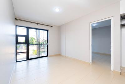 1 Bed Apartment with En Suite in Kitisuru