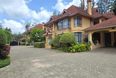 5 Bed Townhouse with En Suite at Lavington Green