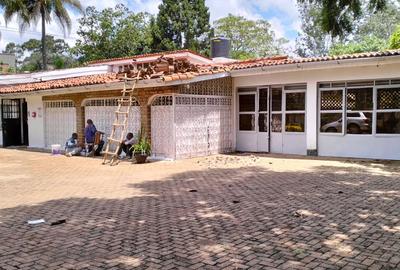 Commercial Property with Fibre Internet in Lavington