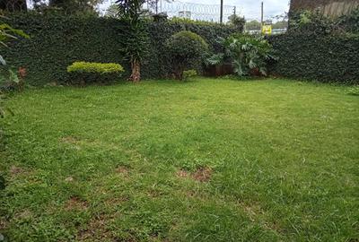 4 Bed Townhouse with En Suite at Lavington - 3