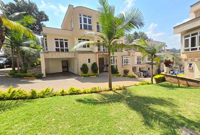 5 Bed Townhouse with En Suite in Lavington