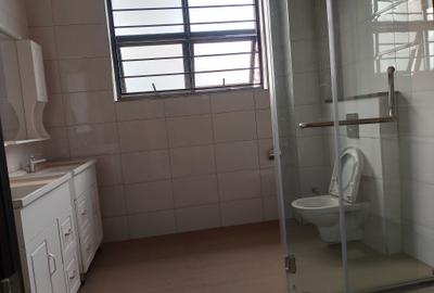 3 Bed Apartment with En Suite at Parklands - 4