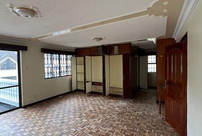 4 Bed Townhouse with En Suite in Lavington - 2