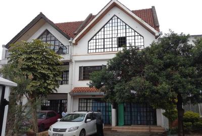 4 Bed Townhouse with En Suite at Brookside